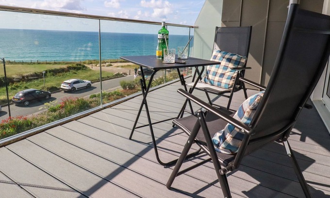Lusty Glaze Apartment | 30 ONE LUSTY GLAZE, character holiday cottage in Newquay