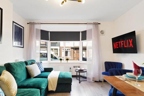 Castleford Apartment | 30 percent off! Stylish Yorkshire Apartment - Sleeps 5