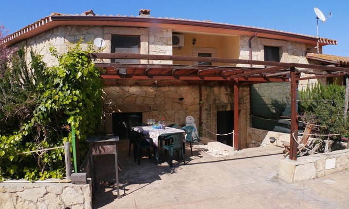 San Vero Milis Villa | 300 meters from the beach of S'arena Scoada, 5 beds, 2 bathrooms, BBQ.