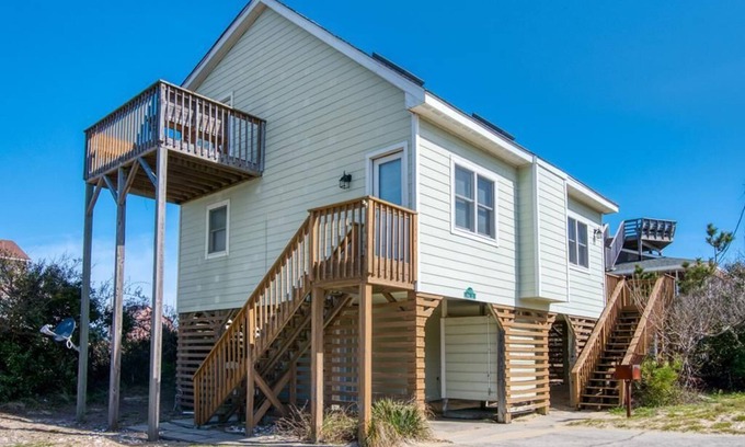 South Nags Head House | 300 - Ocean-Side South Nags Head Rental 3rd Home from Ocean!