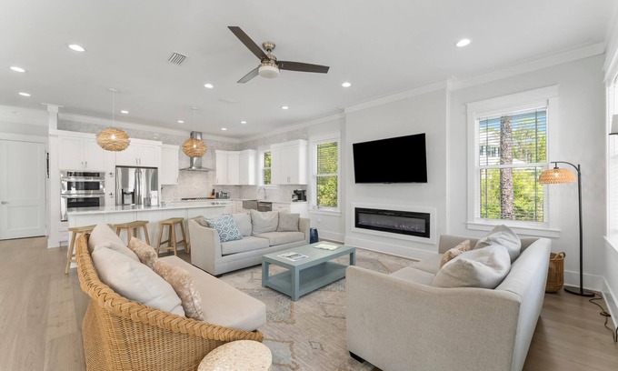 Treetop House | 30A Seacrest – Beach, Pool, Free Golf, Pet Friendly, Sleeps 21, 4 Bikes
