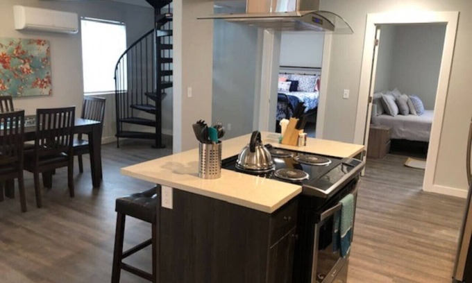 Longview Apartment | 3143 Dover #4 · NEW Modern QUALITY Apartment #4 - GOODSON