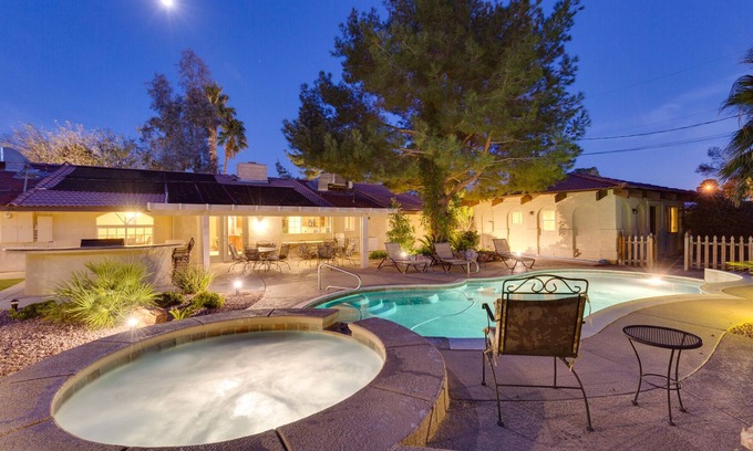 Paradise House | *3200 Sq Ft 5 Bed 4 Bath 1 Story Private Pool/Spa W/Casita