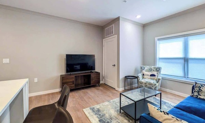 Dunellen Apartment | 328 Modern 2BR Apt Su