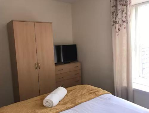 Uplands House | 34 - Room 6 - Uplands