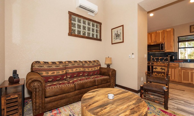 Bronson House | 35 minutes from both Gainesville and Ocala, 20 minutes from HITS