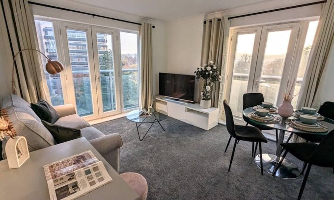 Hemel Hempstead Apartment | 36 Handley's Elite Apartment:2Bed Flat:CityCenter