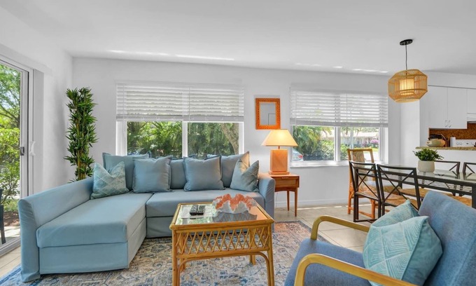 Boca Raton Apartment | 360B - Boca Retreat w/Pool, Parking, Near Evert Tennis & Shops