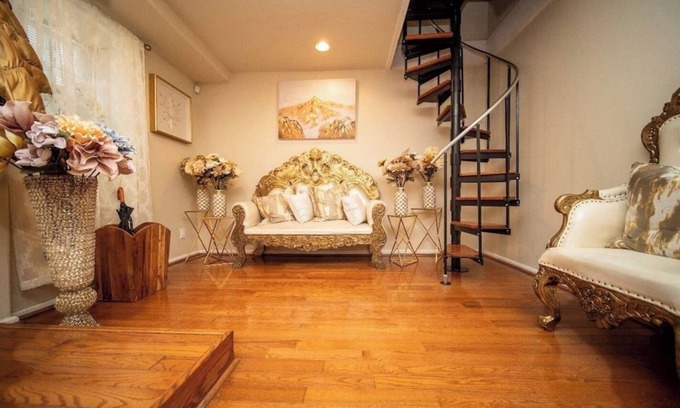 Roxborough House | 389B) Luxarious 1 BR!