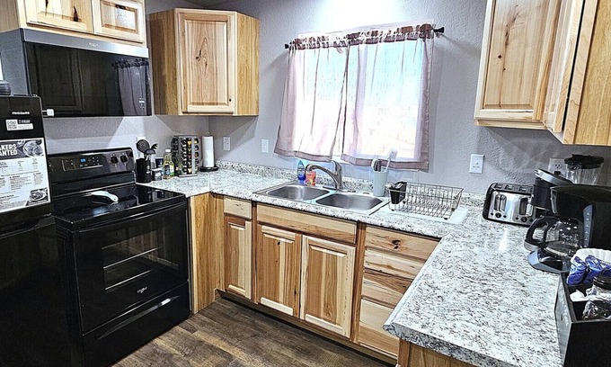 Page Condo | 3Bd, King, Brkfst, Large TVs, W/D, Sleeps 11, BBQ