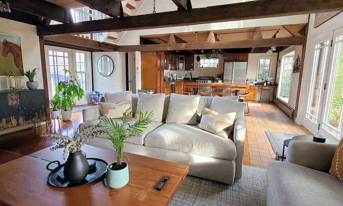 Wellfleet House | 3BD Main Street Gem-In-Town, A/C, Deck, Yard, Enclosed Outdoor Shower