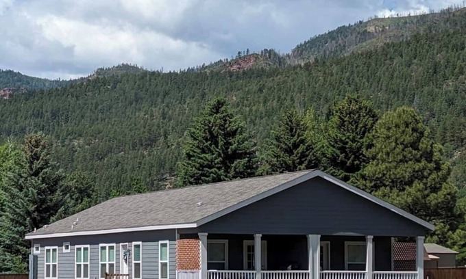 Hermosa House | 3Bed/2Bath with Creek and Open Spaces