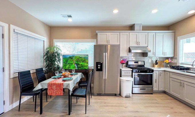 South Sundale House | 3BR Fremont Home, Near Silicon Valley, Ideal for Families & Groups
