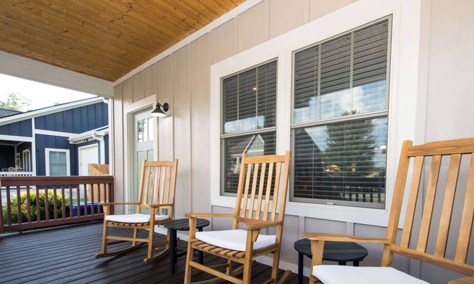 Arden House | 3BR Retreat | Ensuite Baths + Fire Pit