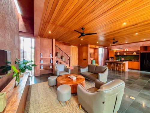 Beraban Villa | 3BR Rustic Terracota The Hum Villa Nyanyi