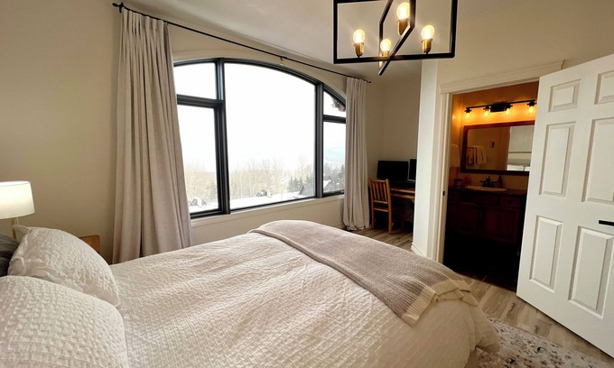 East Kootenay Condo | 3BR: Ski, Golf, Bike, Hot Tub, Views & Soak