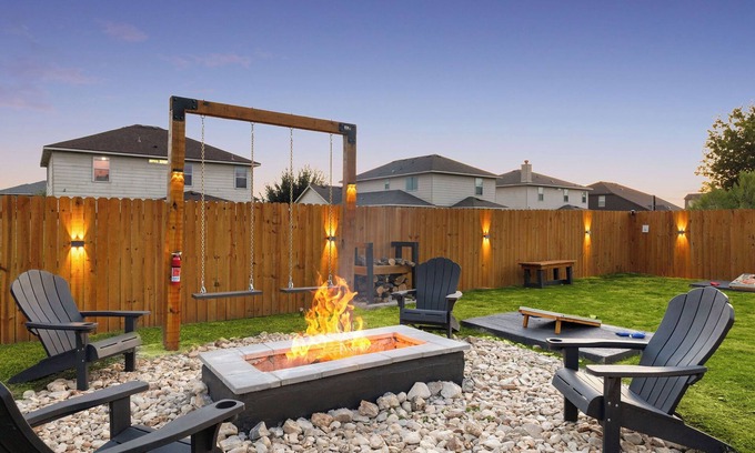 Killeen House | 3BR Smart Home w/Alexa + Backyard Retreat