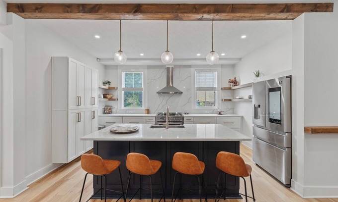 Mount Washington House | 3BR Stylish Retreat, Minutes from Downtown Pittsburgh, Free 3-Car Parking