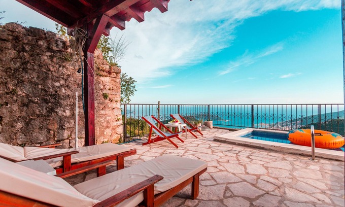 Lapcici Villa | 3BR Villa with Private Pool and Stunning Sea View