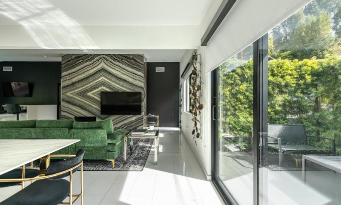 Hollywood Dell House | $3M Modern Hollywood New Construction Villa Oasis