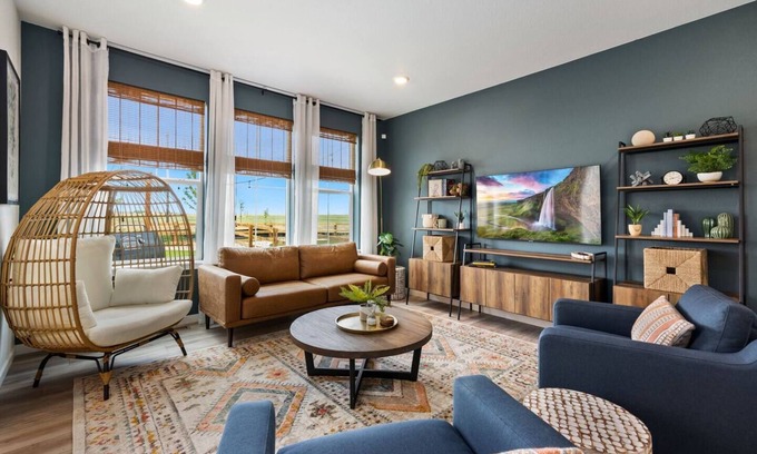 Loveland House | 4 Bd Colorado Retreat with Sauna, Hot Tub, Gym and Mountain Views