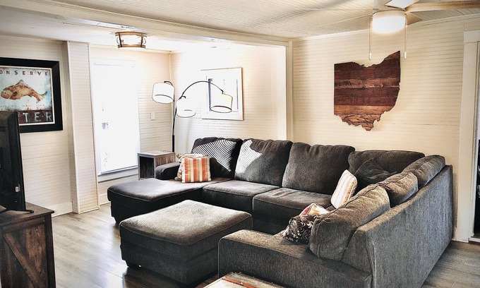 Geneva-on-the-Lake House | 4 BDRM House Sleeps 11 in the Heart of Geneva on the Lake
