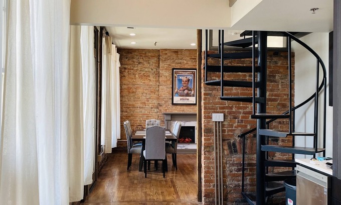 West Main Historic District House | 4 Bed, 3 Bath Loft in Downtown Louisville! Amazing River Views! Private Deck!