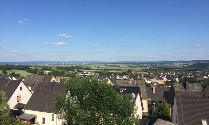 Nickenich Apartment | 4 bed apartment panoramic view, attic - Apartments Pellenzblick