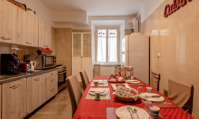 Esquilino Apartment | 4 Bed Apt Sleeps 8 -Ensuite Bathrooms - Tv & WiFi