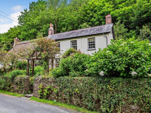 Bucks Mills House | 4 Bed in Bucks Mills 60643