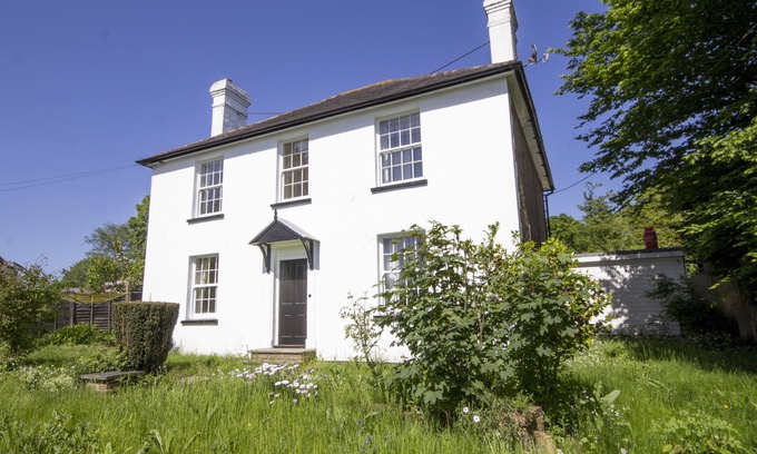 Battle House | 4 bed period family home with aga with lazy weekend rates.