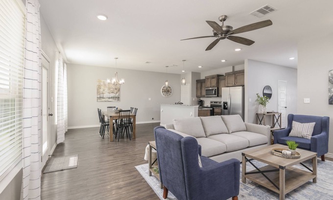 Temple House | 4-Bed Sanctuary: Comfortable Retreat near Hospital