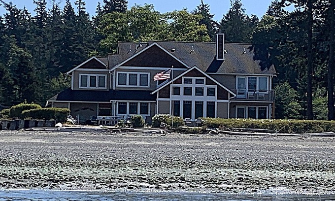 Anacortes House | 4-bedroom, 3.5-bath beachfront property on beautiful, serene Guemes Island.