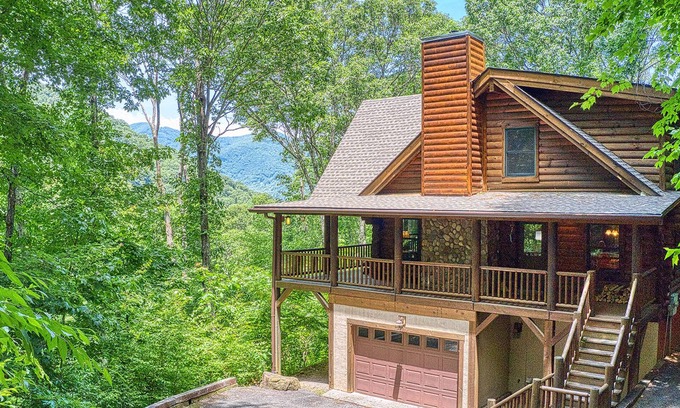 Waynesville Cabin | 4 Bedroom, 3 Bath in Gated Smoky Mtn. Retreat Community