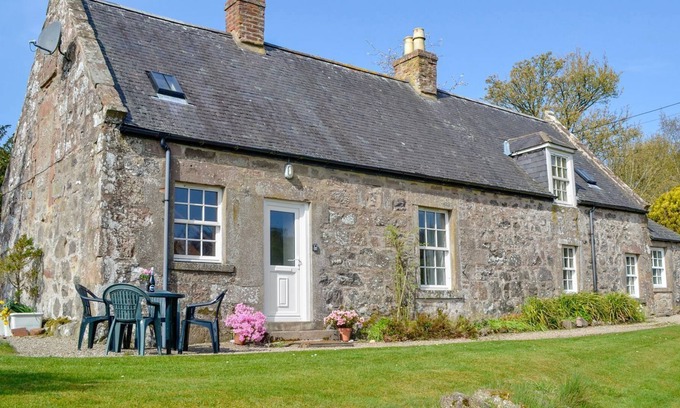 Laurencekirk Cottage | 4 bedroom accommodation in Arbuthnott, near Stonehaven