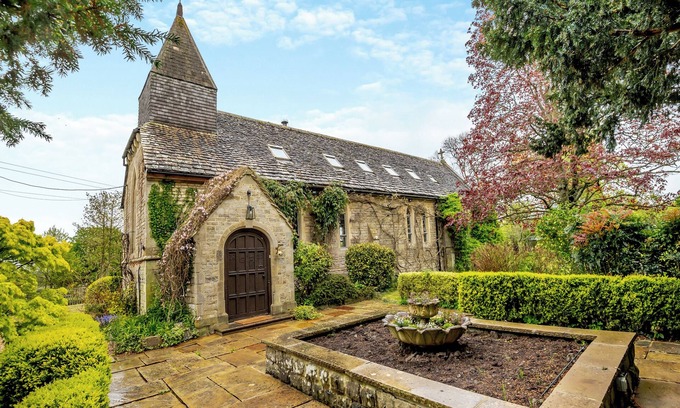 Highway Cottage | 4 bedroom accommodation in Hilmarton, near Calne