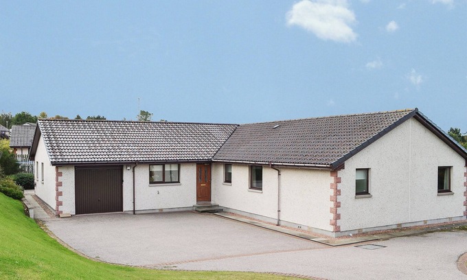 Nairn Cottage | 4 bedroom accommodation in Nairn