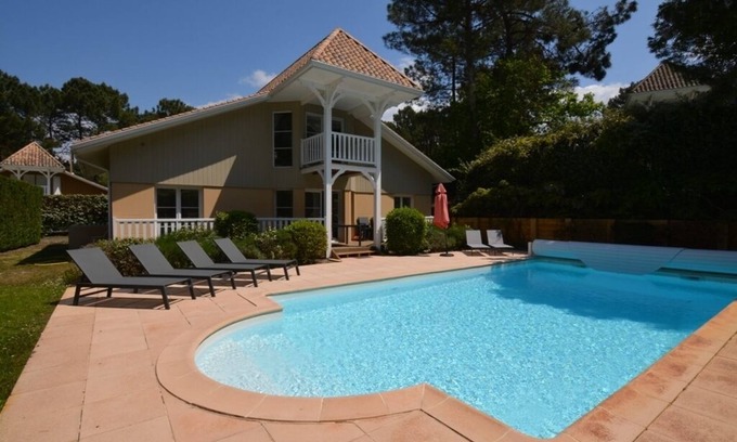 Lacanau-Ocean Villa | 4-bedroom air-conditioned villa with private heated pool on the golf course
