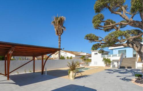 Casuzze House | 4 Bedroom Amazing Home In Kaukana