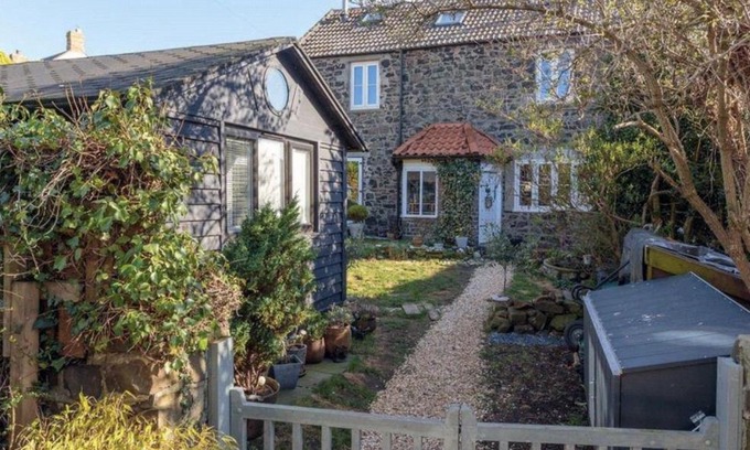 Embleton House | 4 bedroom coastal cottage with walled garden