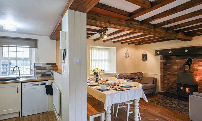 Llanfair Caereinion Cottage | 4 bedroom accommodation in Llangadfan, near Welshpool