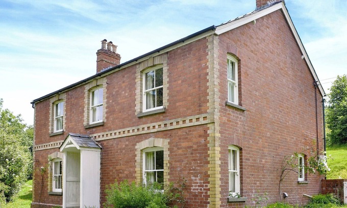 Longtown Cottage | 4 bedroom accommodation in Newton St Margarets