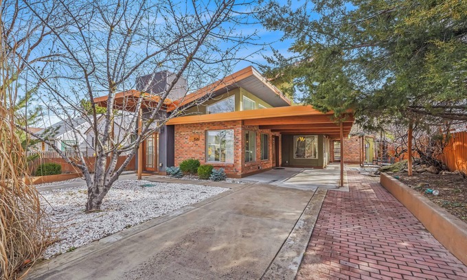 South Boise Village House | 4-bedroom house 2 Master Suites in fabulous Boise. AC, WiFi, Luxury, Foothills.