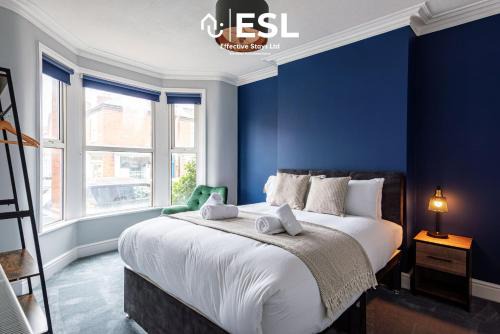 Crewe House | 4 Bedroom House - Great for Group Stays