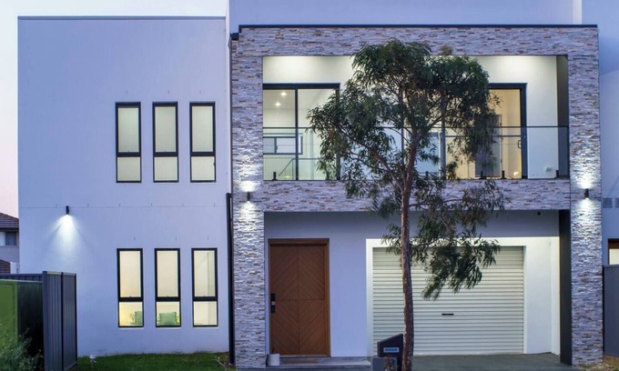 Marsden Park House | 4-bedroom house in brilliant Marsden Park with AC