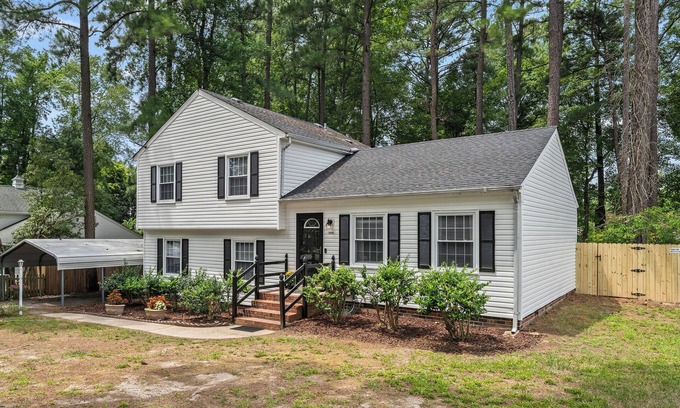 Midlothian House | 4-bedroom house in charming Midlothian 20 min to Richmond and Petersburg.