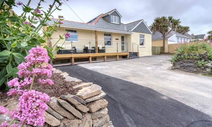 Trevone House | 4 Bedroom house situated only 100 meters from the Sandy Beach in Trevone