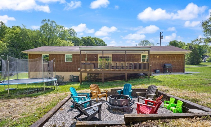Corbin House | 4 bedroom house WiFi/AC/deck/firepit/grill Laurel Lake/Cumberland Falls, Corbin