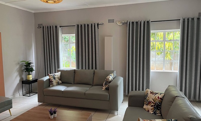 Victoria Falls House | 4-bedroom house in amazing Victoria Falls with WiFi, AC, private pool and garden