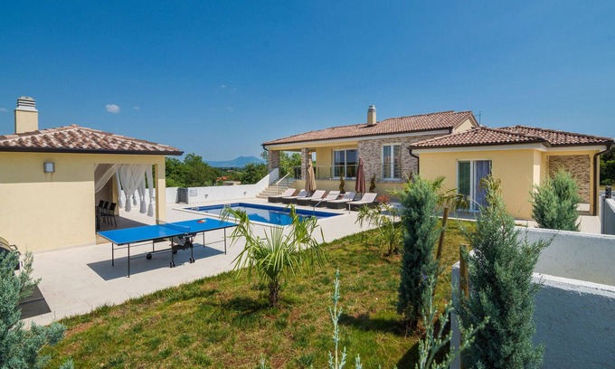 Rogocana House | 4 bedroom lovely home in Kapelica